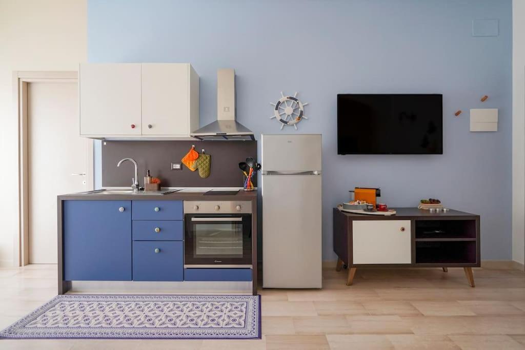 Mediterranea Apartment- Central Station - Free Wifi&Netflix Bari Exterior foto